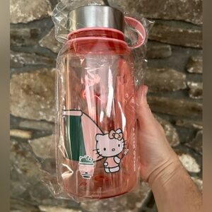 Hello Kitty water bottle from Bukksu